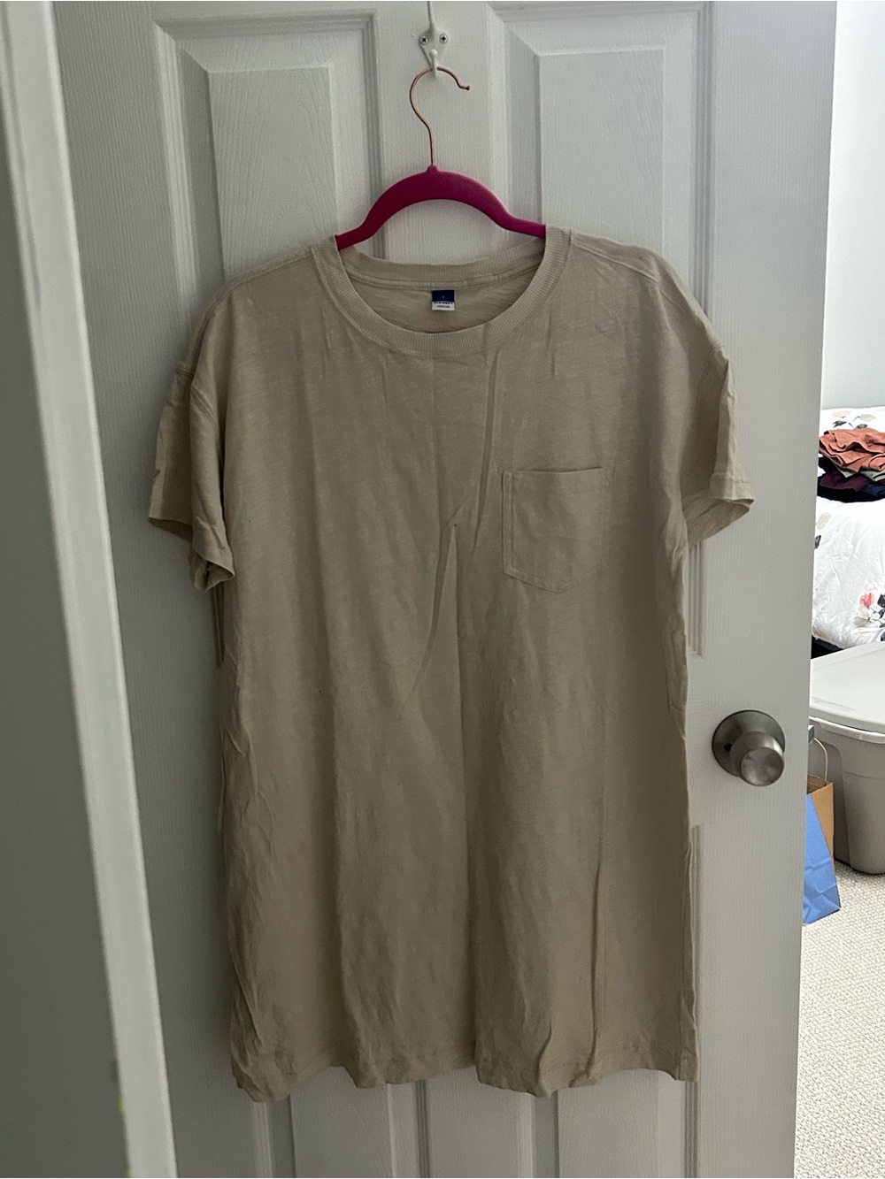 Old Navy women’s pocket T-shirt dress- Beige
